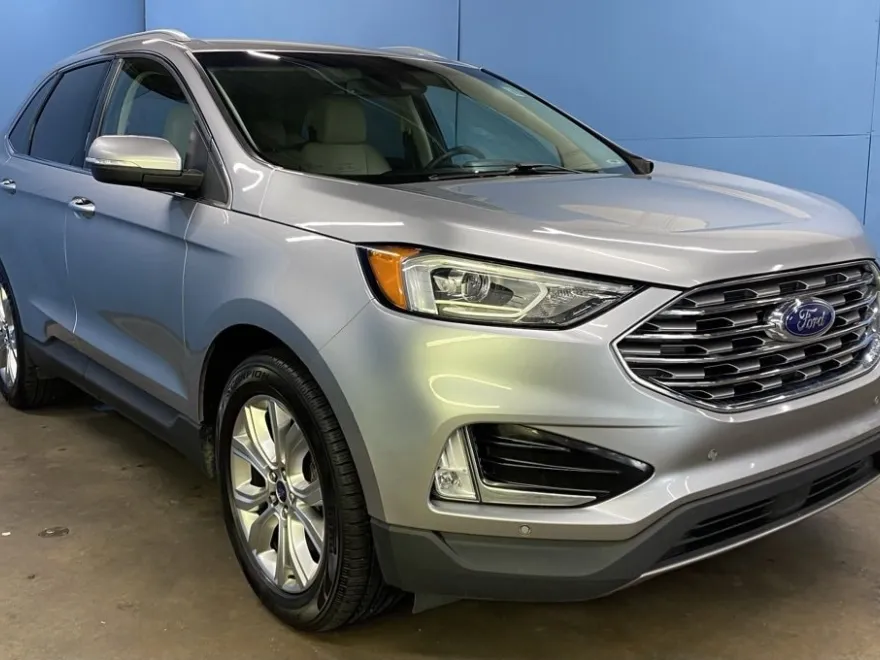 2020 Ford Edge Titanium photo 1