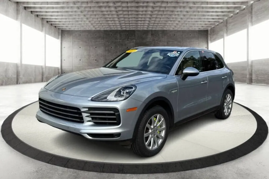 2023 Porsche Cayenne E-Hybrid Platinum Edition photo 1