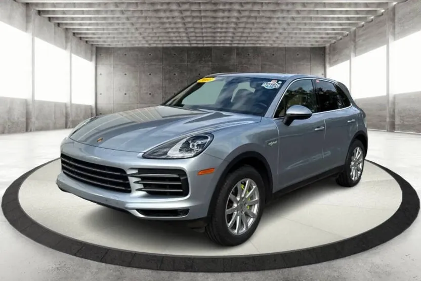 2023 Porsche Cayenne E-Hybrid Platinum Edition photo 1