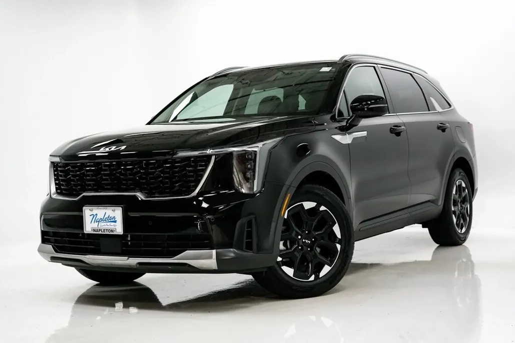 2025 Kia Sorento S photo 1