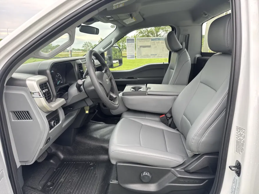 2025 Ford F-450 XL photo 1