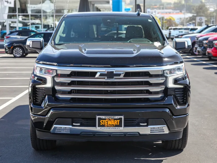 2022 Chevrolet Silverado 1500 High Country photo 1