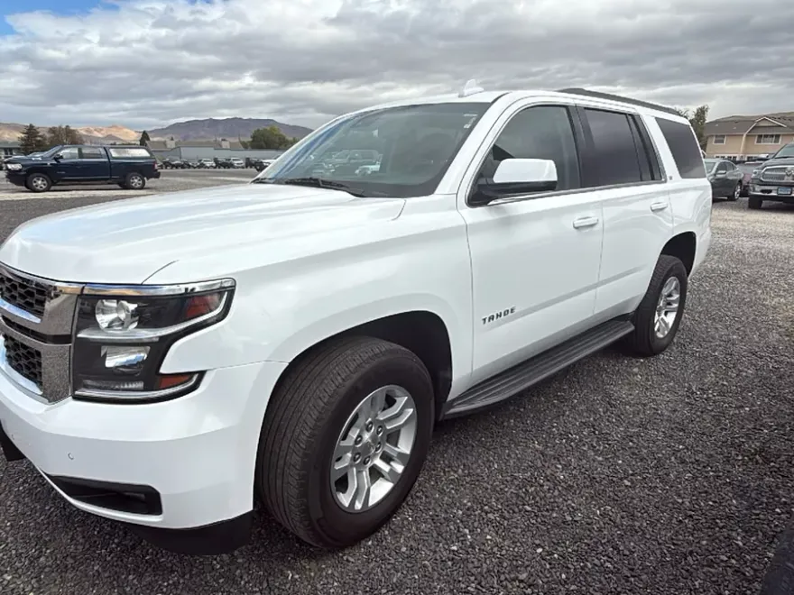 2018 Chevrolet Tahoe LT photo 1