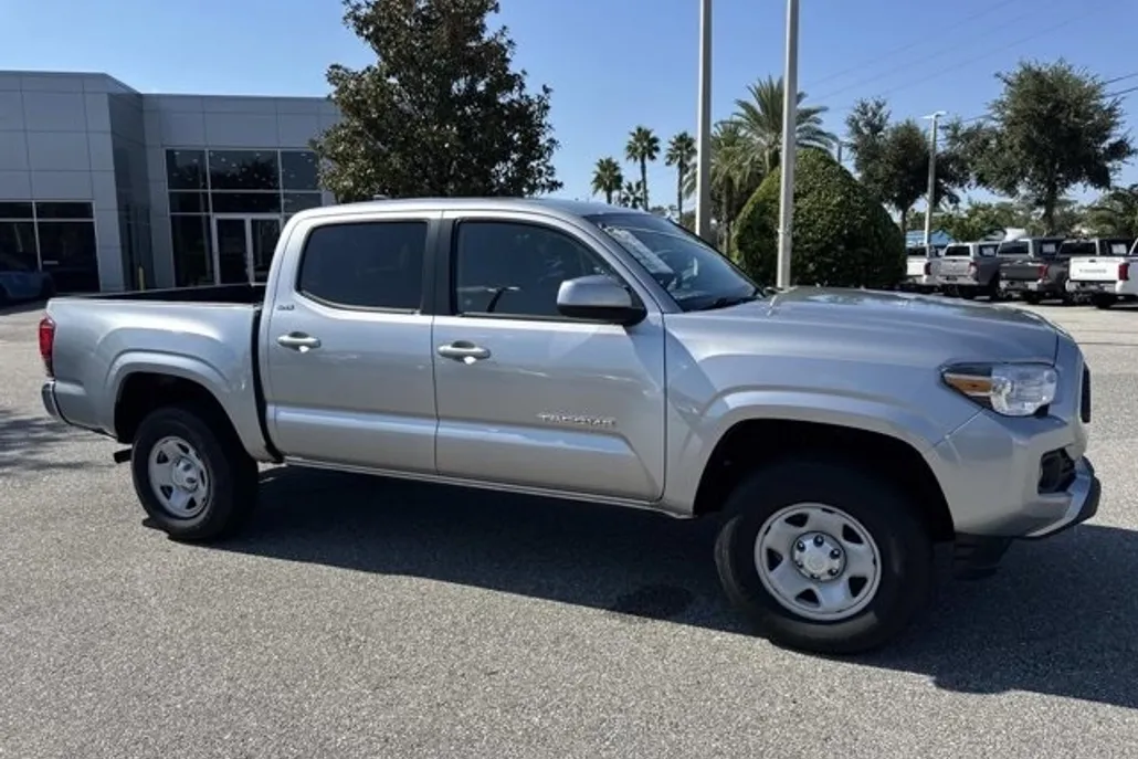 2022 Toyota Tacoma SR5 photo 1