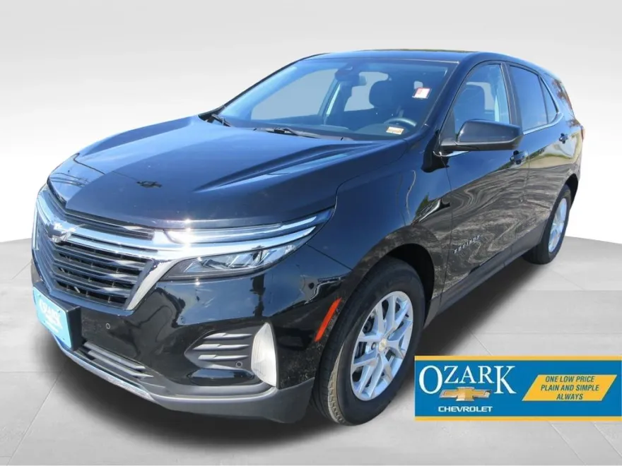2023 Chevrolet Equinox LT photo 1