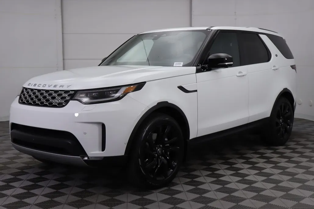 2025 Land Rover Discovery S photo 1