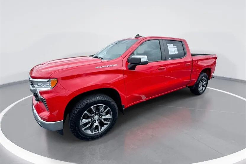 2022 Chevrolet Silverado 1500 LT photo 1