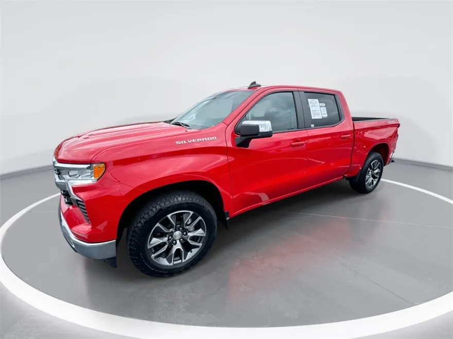 2022 Chevrolet Silverado 1500 LT photo 1