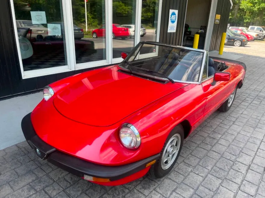 1983 Alfa Romeo Spider VELOCE photo 1