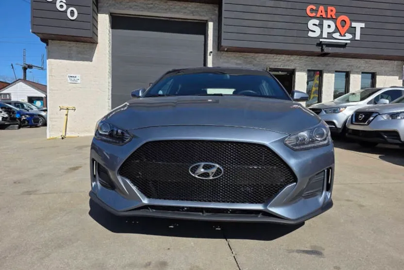2019 Hyundai Veloster 2.0L Premium photo 1