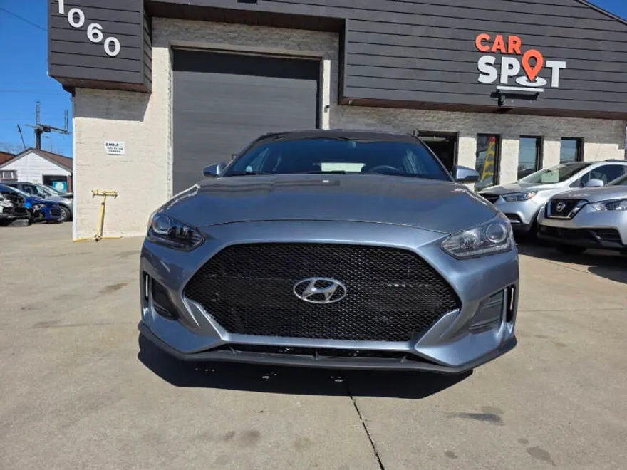 2019 Hyundai Veloster 2.0L Premium photo 1