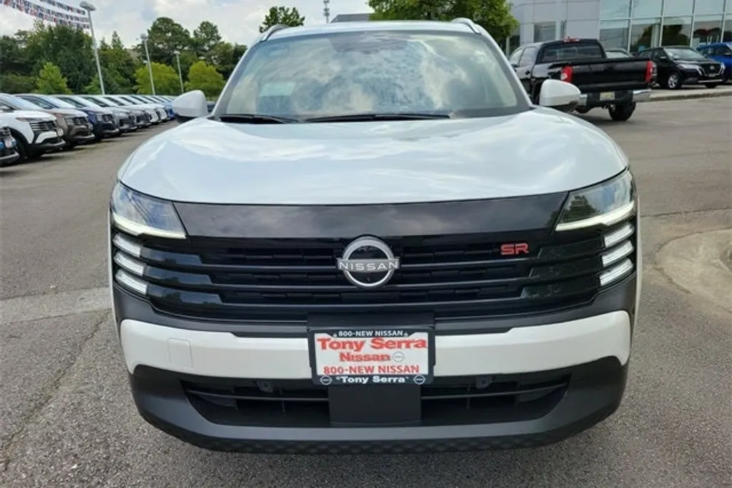 2025 Nissan Kicks SR photo 1