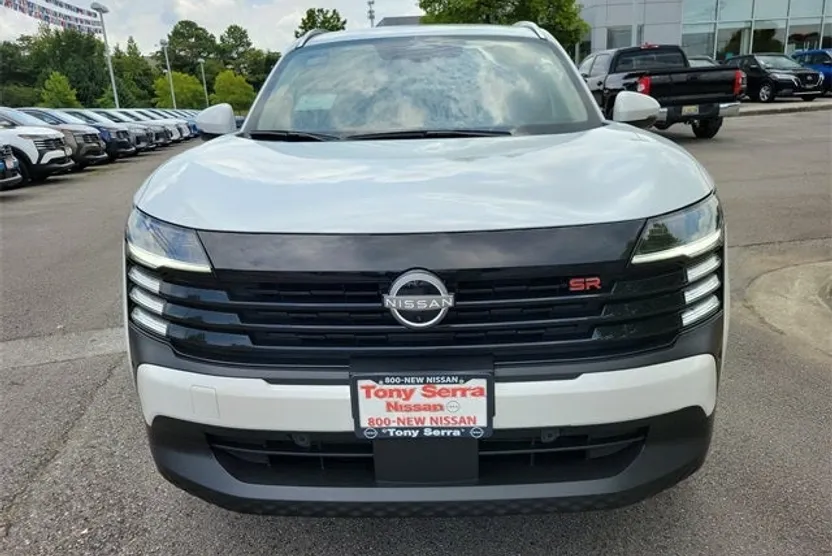 2025 Nissan Kicks SR photo 1
