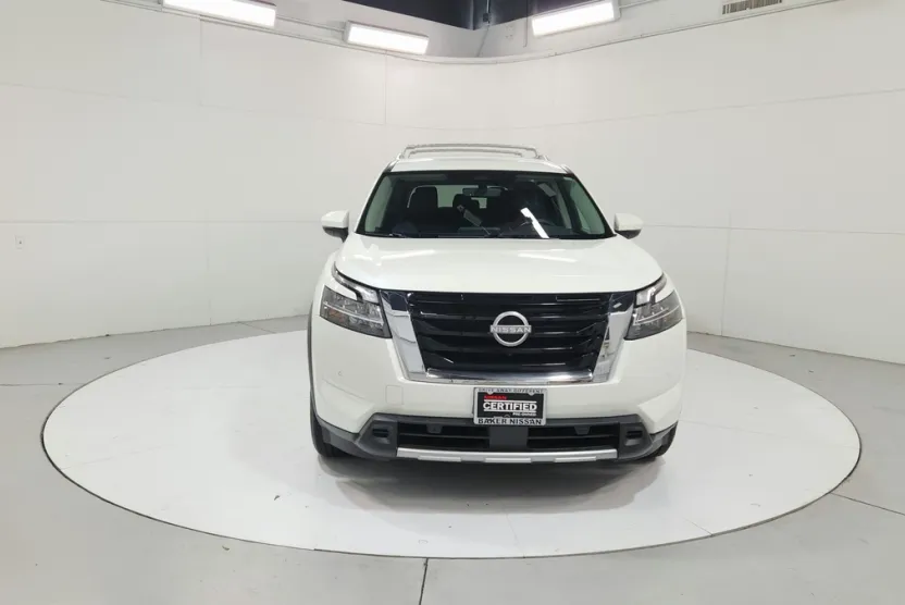 2023 Nissan Pathfinder SL photo 1