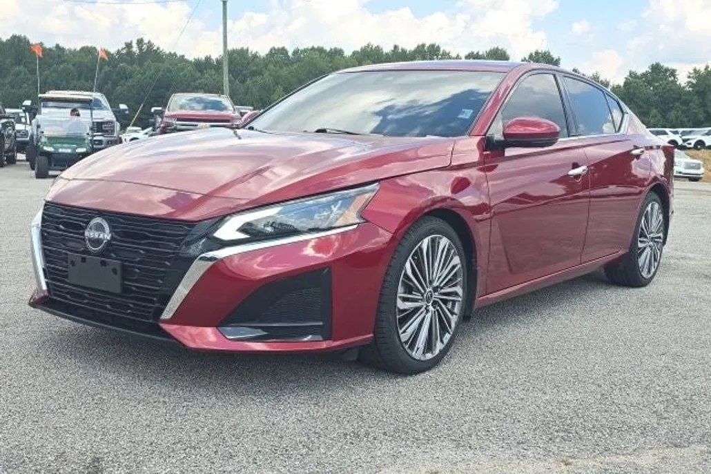 2023 Nissan Altima 2.5 SL photo 1
