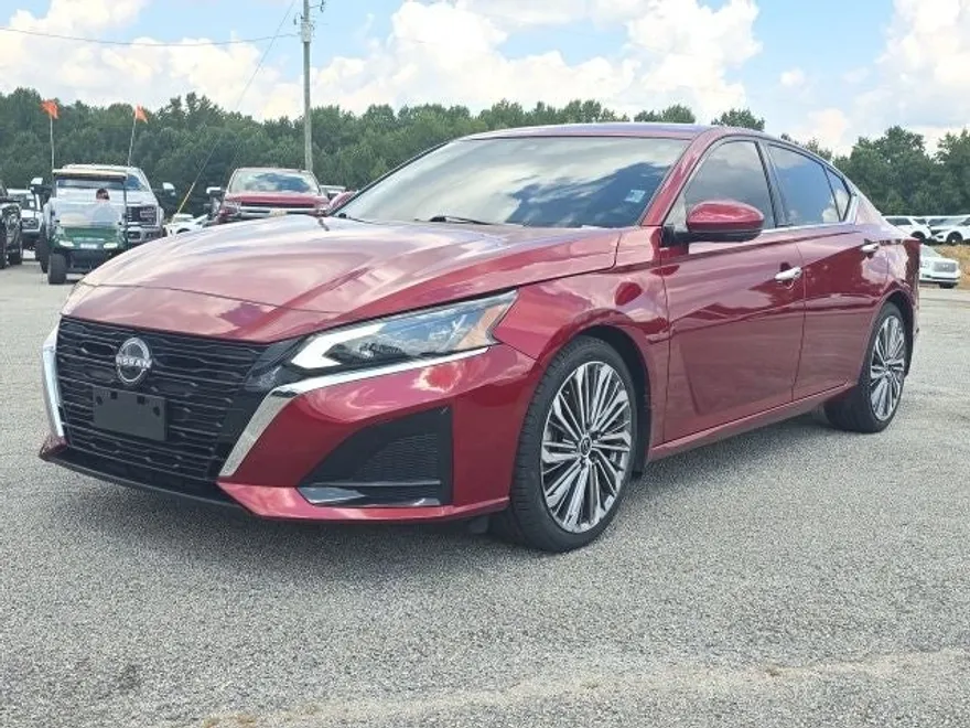 2023 Nissan Altima 2.5 SL photo 1
