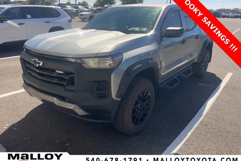 2024 Chevrolet Colorado Trail Boss photo 1