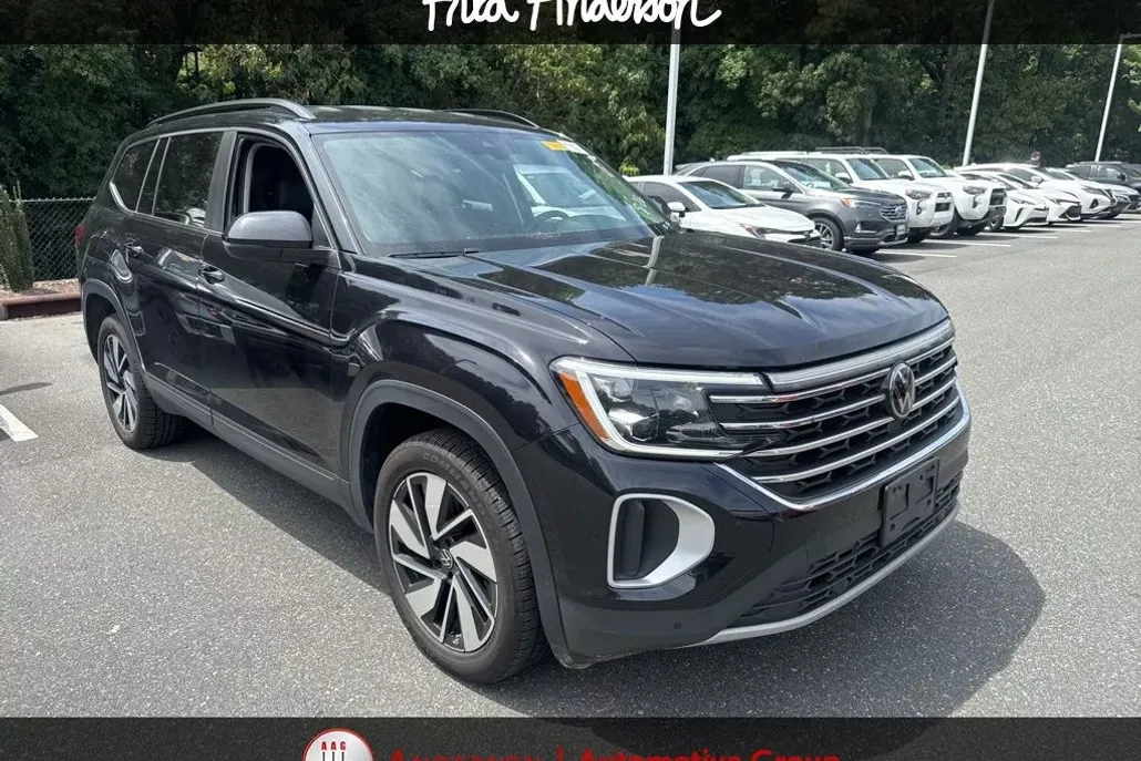 2024 Volkswagen Atlas SE Technology photo 1