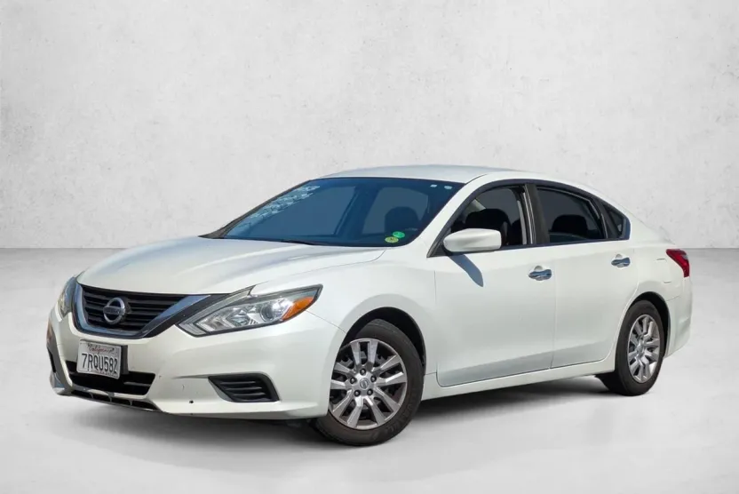 2016 Nissan Altima 2.5 S photo 1