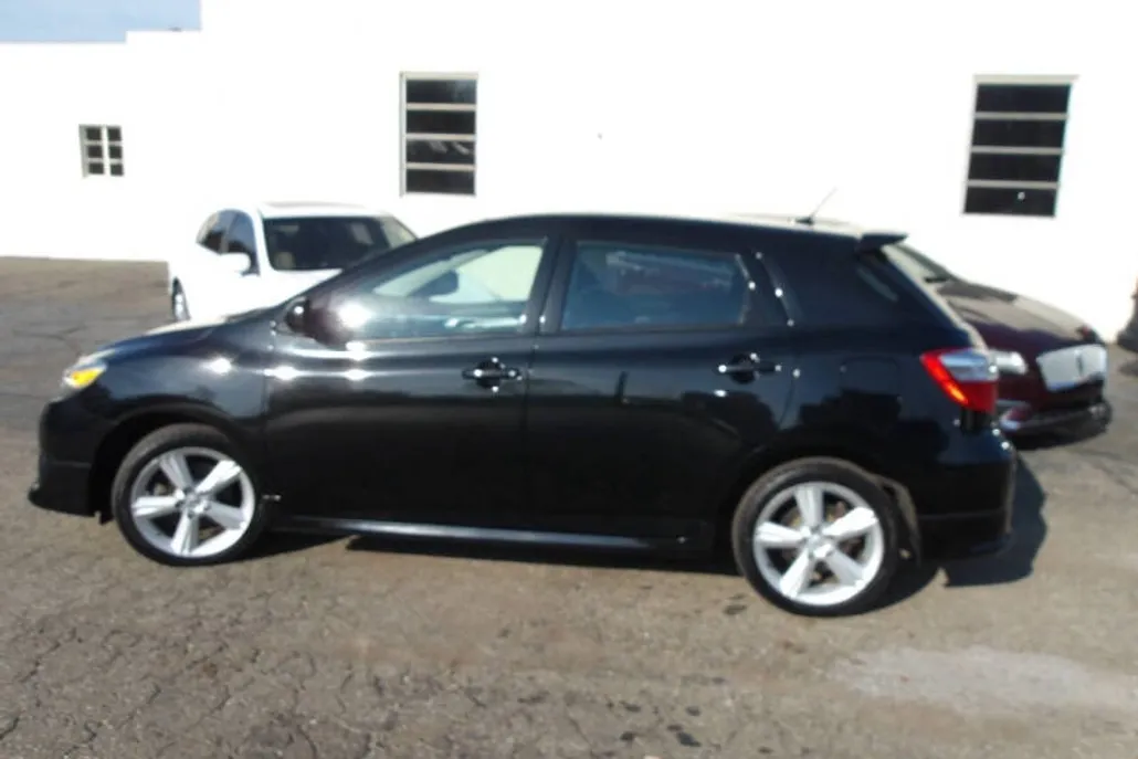 2010 Toyota Corolla Matrix L 4WD photo 1