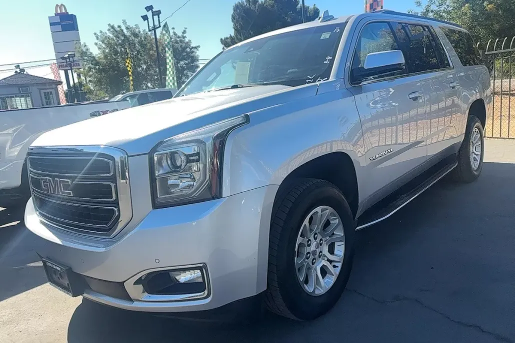 2017 Gmc Yukon XL SLT photo 1