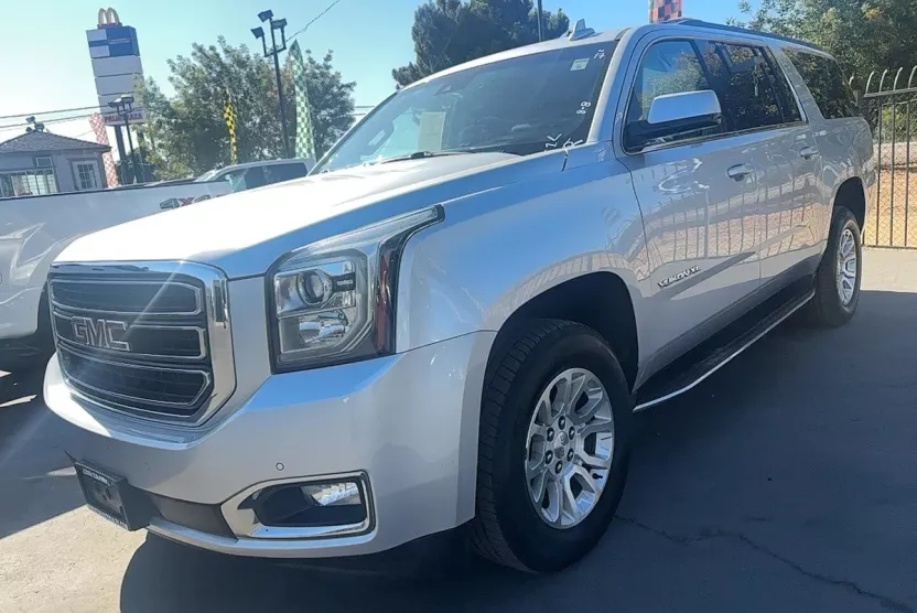 2017 Gmc Yukon XL SLT photo 1