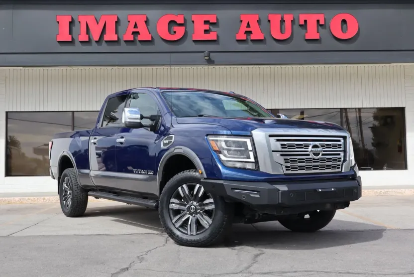2021 Nissan Titan Crew Cab Platinum Reserve photo 1