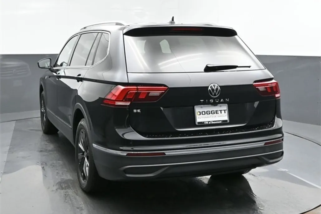 2024 Volkswagen Tiguan SE Wolfsburg Edition photo 1