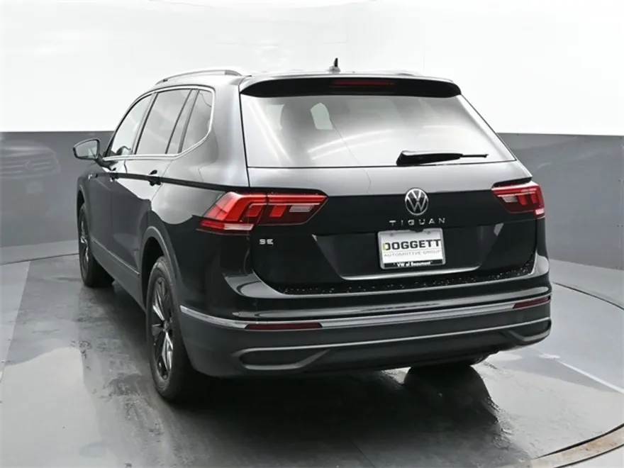 2024 Volkswagen Tiguan SE Wolfsburg Edition photo 1