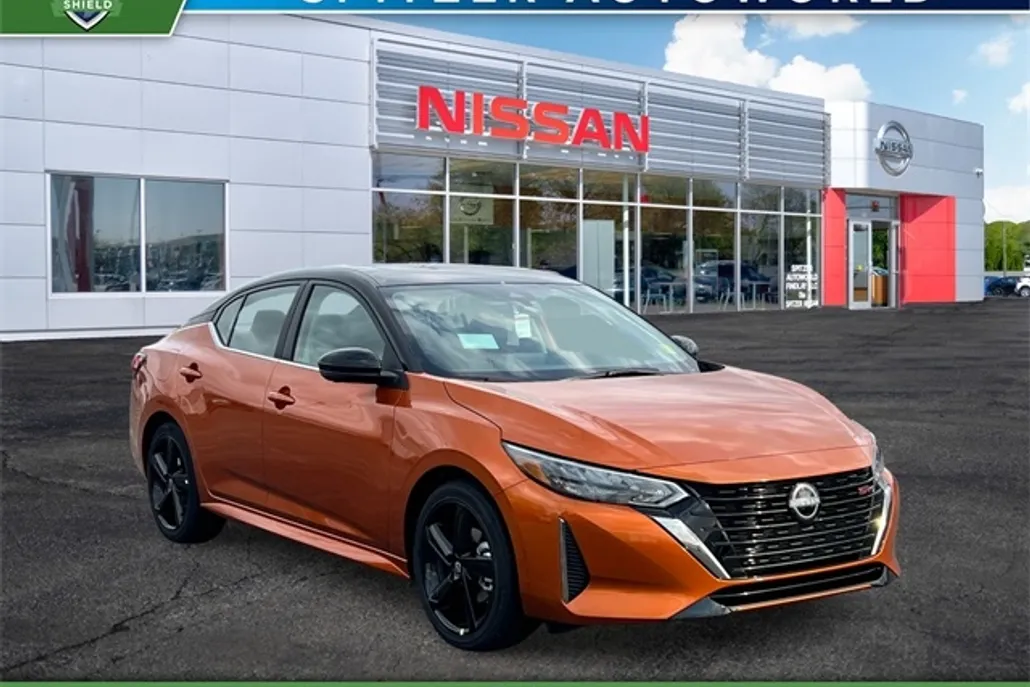 2025 Nissan Sentra SR photo 1