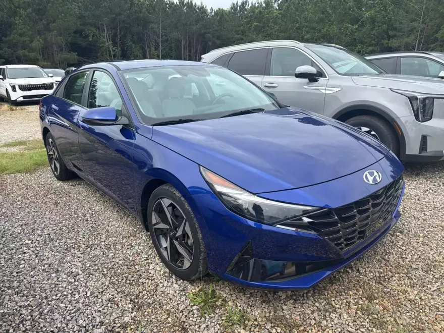 2023 Hyundai Elantra Limited photo 1