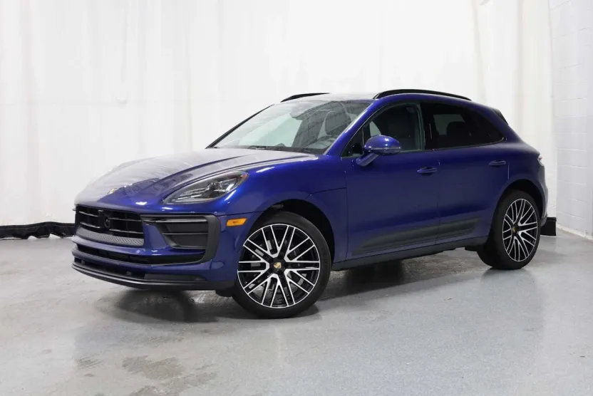 2024 Porsche Macan T photo 1