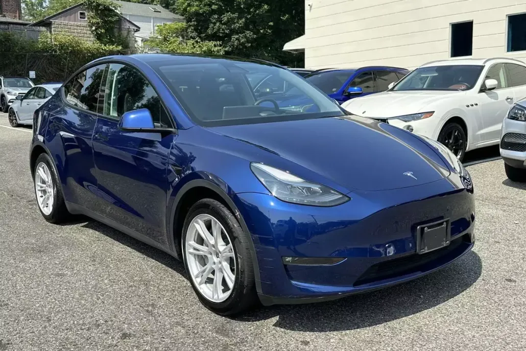 2022 Tesla Model Y Long Range photo 1