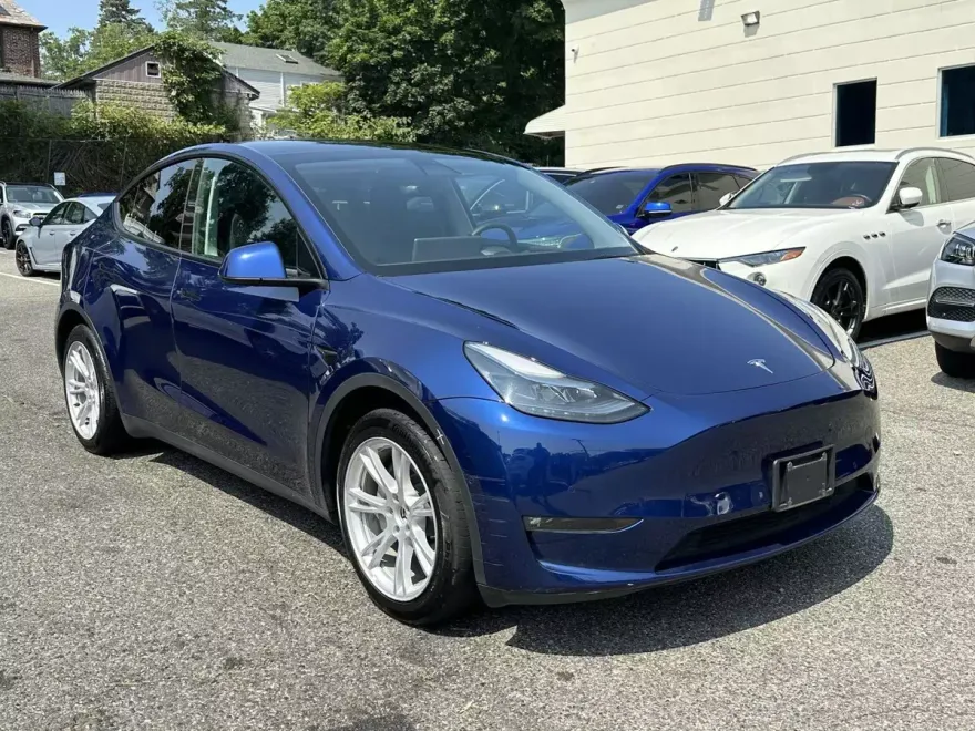 2022 Tesla Model Y Long Range photo 1