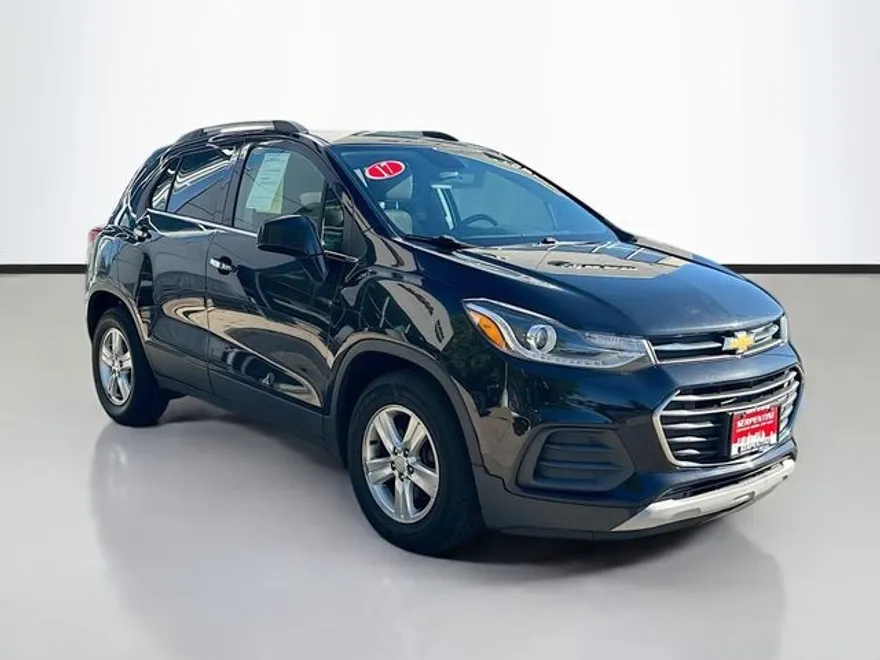 2017 Chevrolet Trax LT photo 1