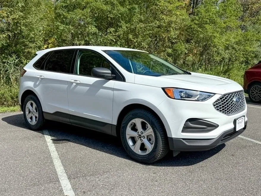 2024 Ford Edge SE photo 1