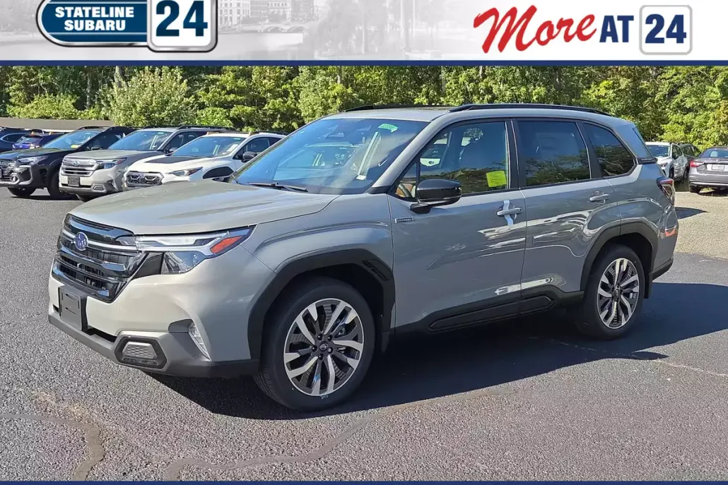 2025 Subaru Forester Touring photo 1
