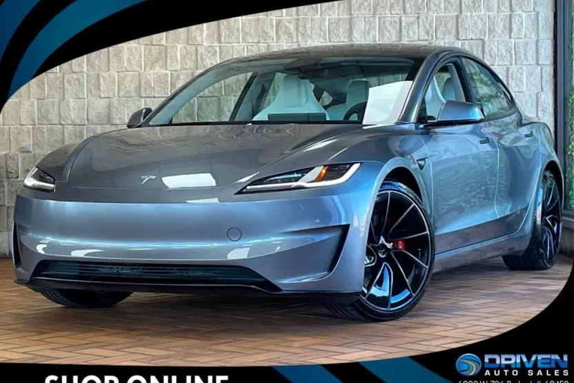2025 Tesla Model 3 Performance photo 1