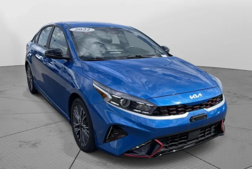 2022 Kia Forte GT-Line photo 1