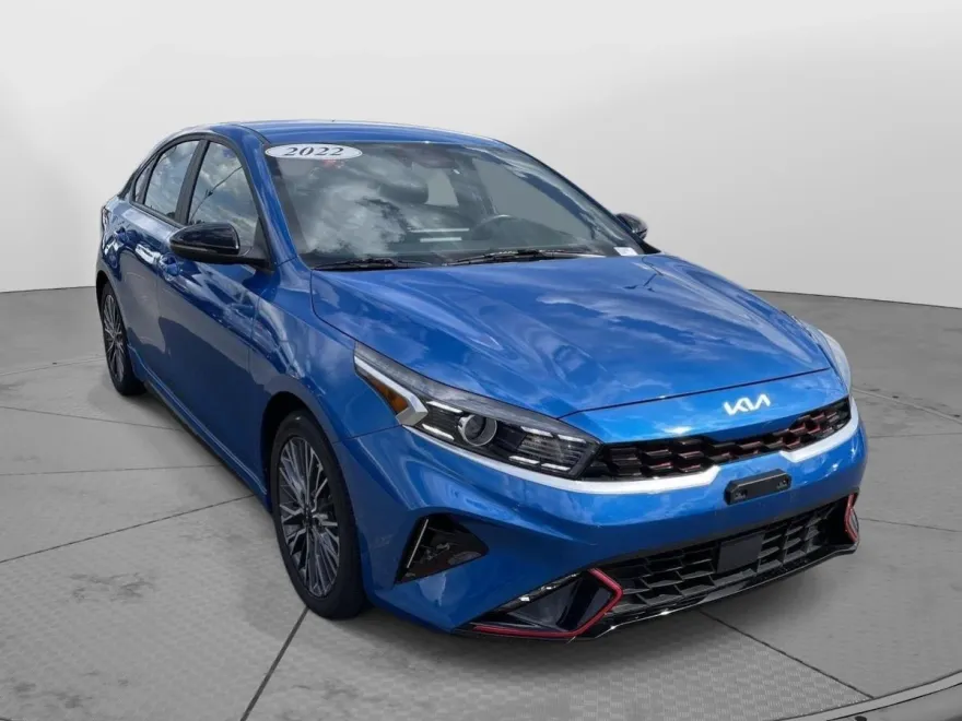 2022 Kia Forte GT-Line photo 1