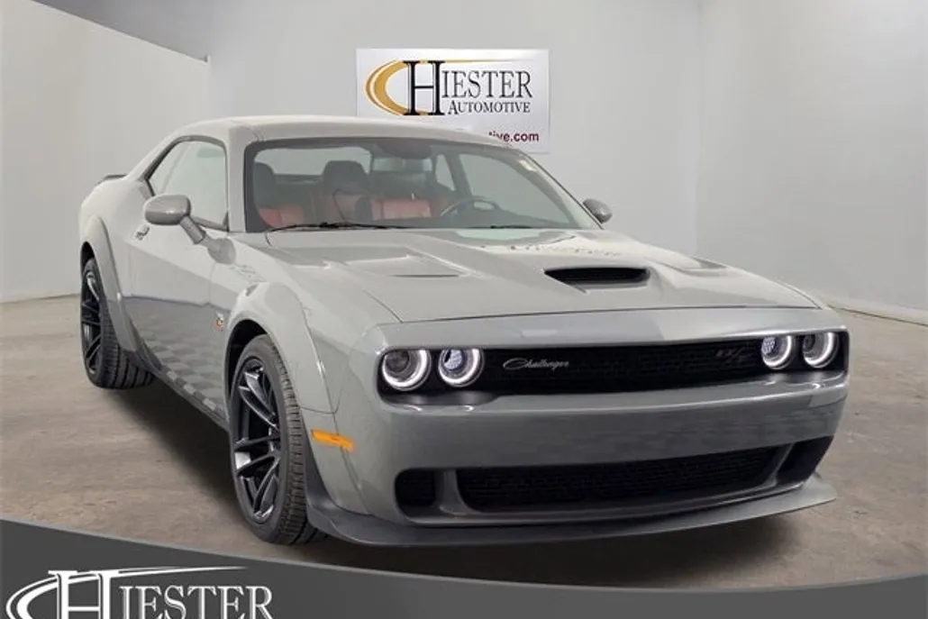 2023 Dodge Challenger R/T Scat Pack Widebody photo 1
