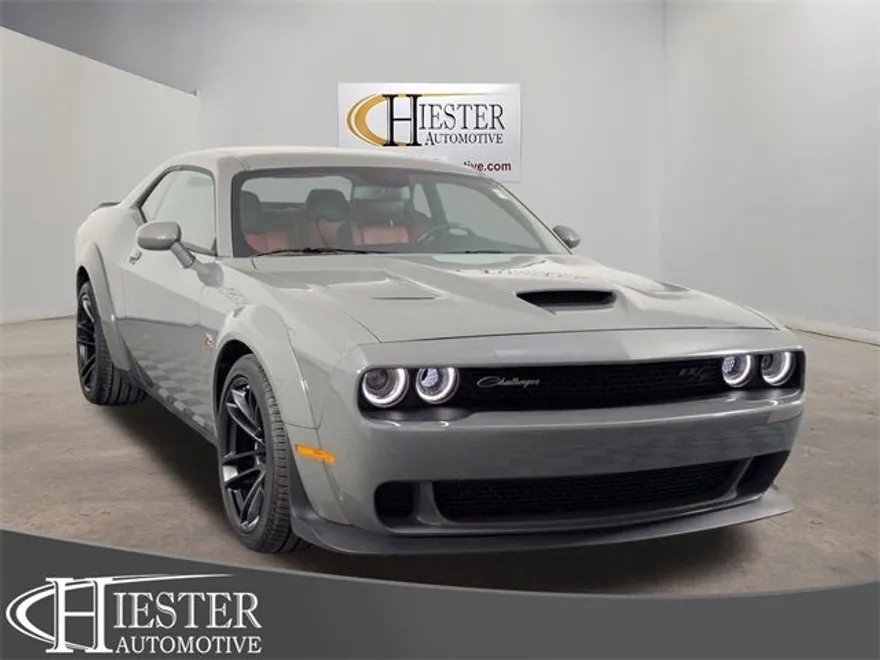 2023 Dodge Challenger R/T Scat Pack Widebody photo 1