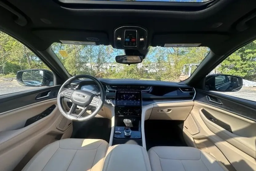 2023 Jeep Cherokee 4xe photo 1