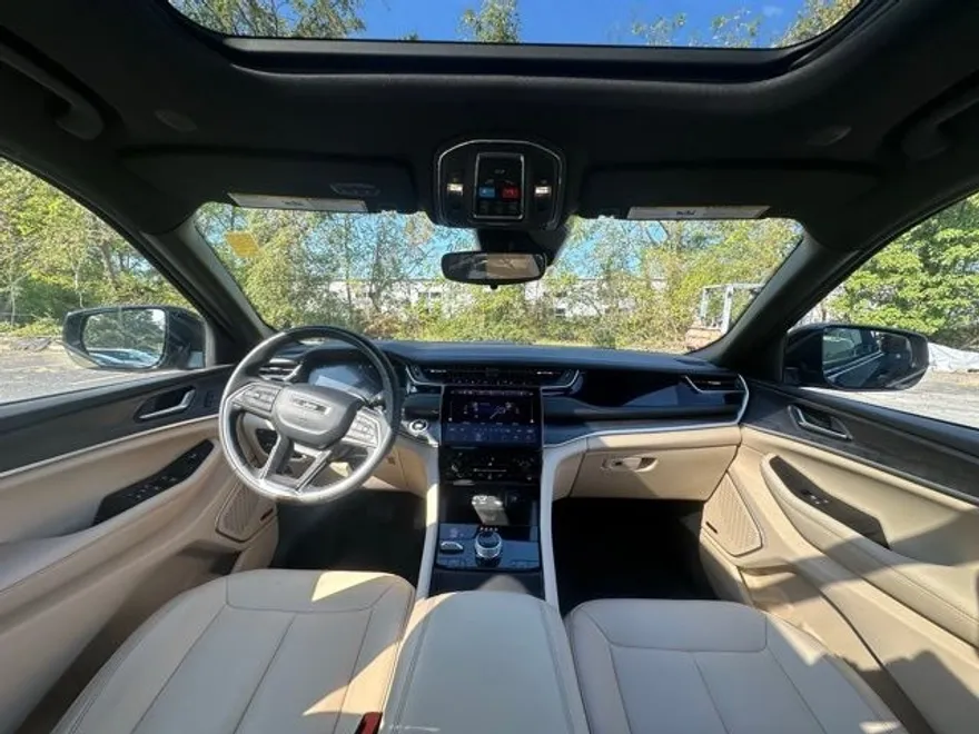 2023 Jeep Cherokee 4xe photo 1