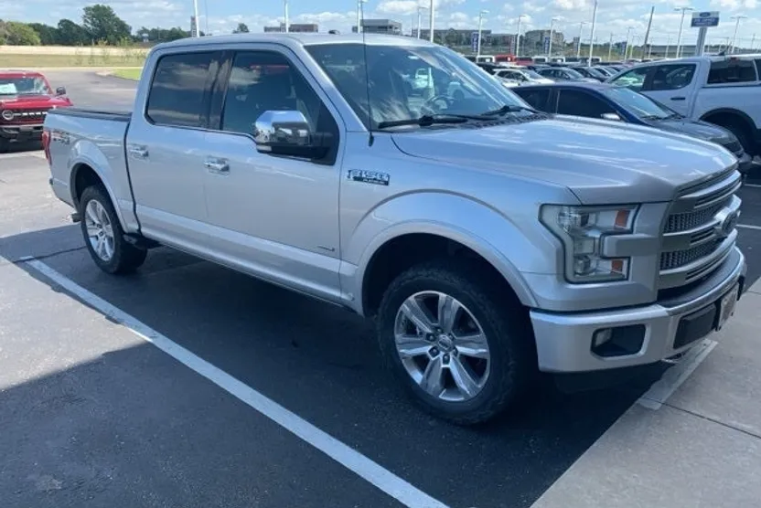 2016 Ford F-150 Platinum photo 1