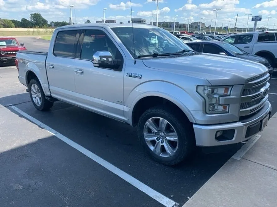 2016 Ford F-150 Platinum photo 1