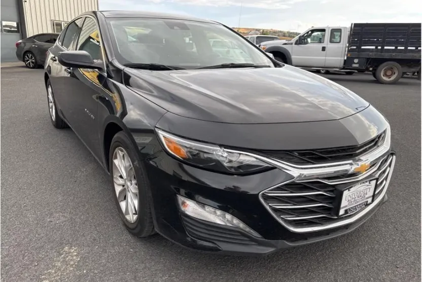 2023 Chevrolet Malibu 1LT photo 1