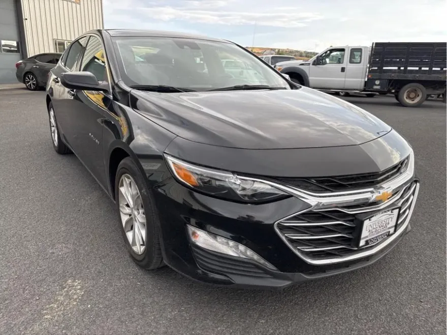 2023 Chevrolet Malibu 1LT photo 1