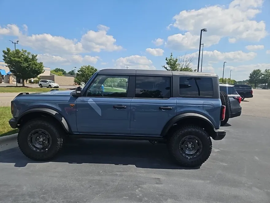 2025 Ford Bronco Badlands photo 1