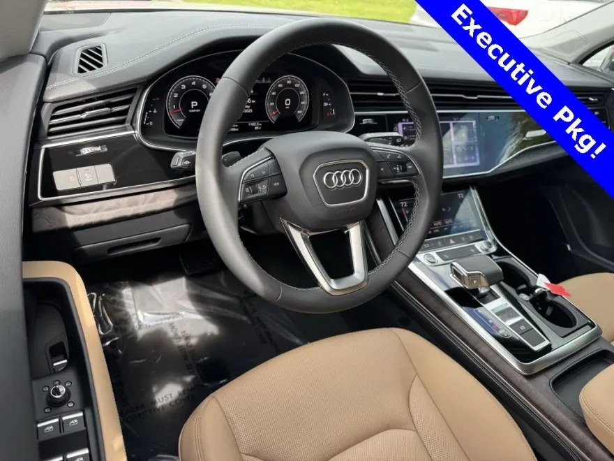 2025 Audi Q7 55 Premium Plus photo 1